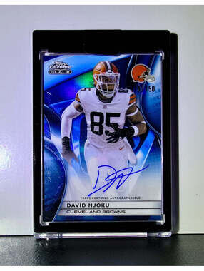 David Njoku 2025 NFL Topps Chrome Black Blue Refractor Autograph Card 116/150